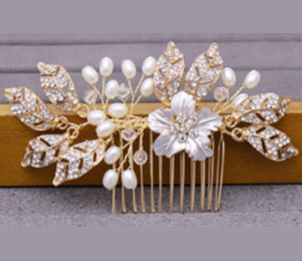 Gorgeous gold-colour-base floral-themed hair ornament with a comb