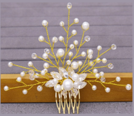 Gorgeous gold-colour-base floral-themed hair ornament with a comb
